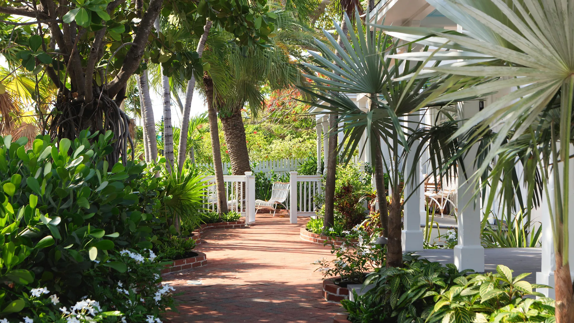 Lighthouse Hotel - Key West Historic Inns