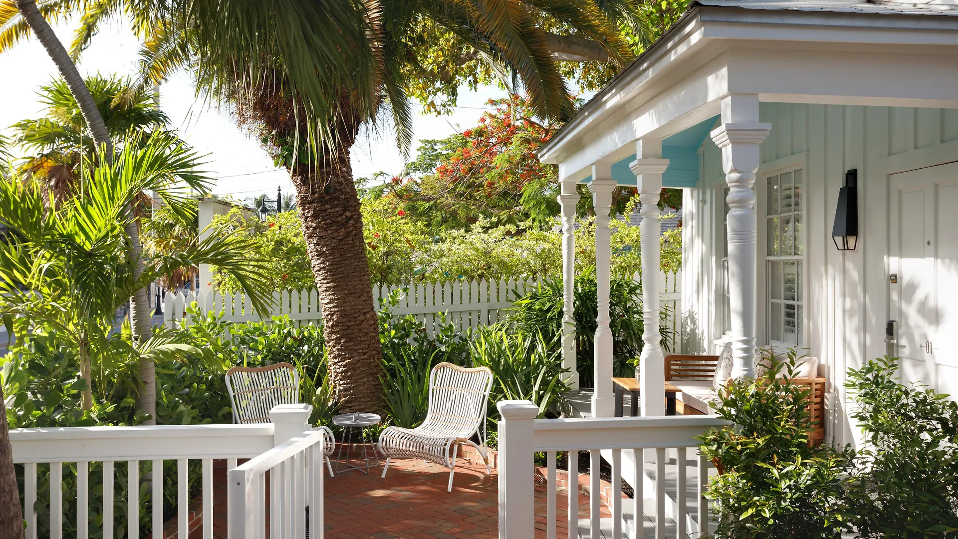 Lighthouse Hotel - Key West Historic Inns