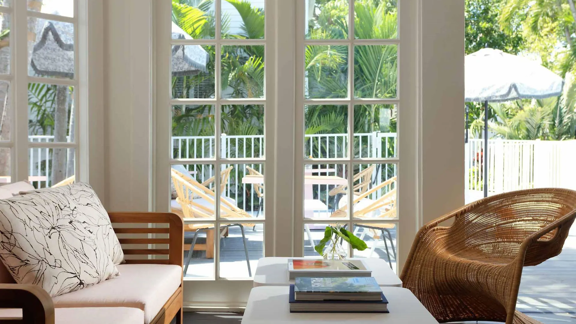 Lighthouse Hotel - Key West Historic Inns