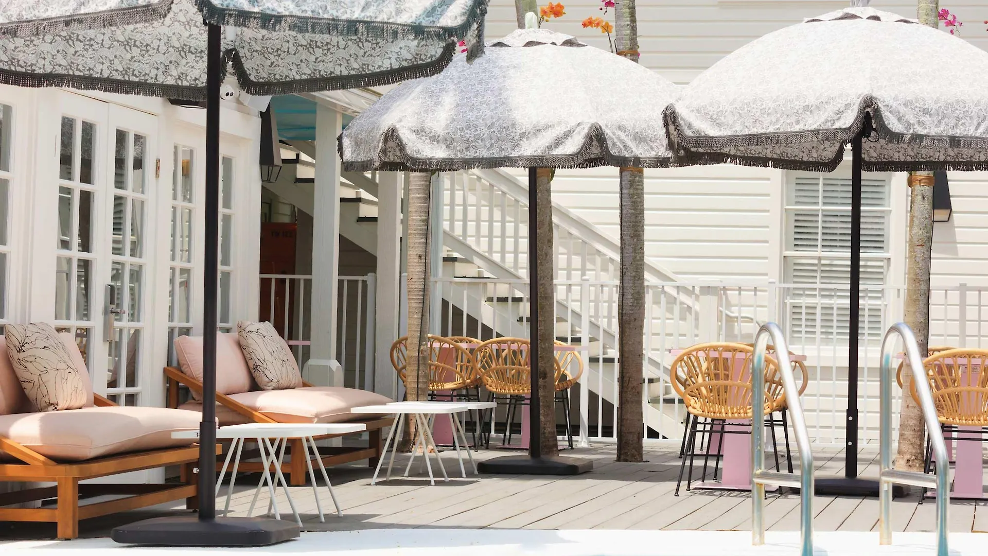 Lighthouse Hotel - Key West Historic Inns