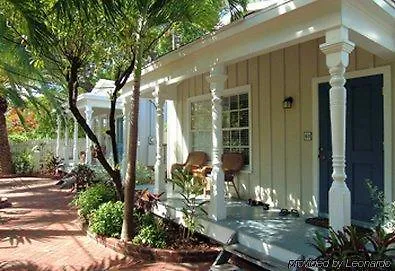 Lighthouse Hotel - Key West Historic Inns