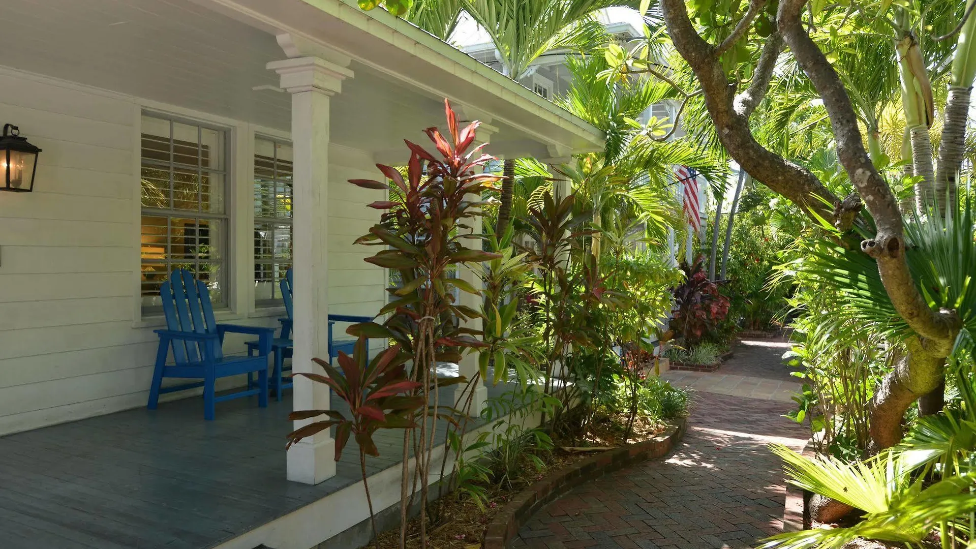 Lighthouse Hotel - Key West Historic Inns