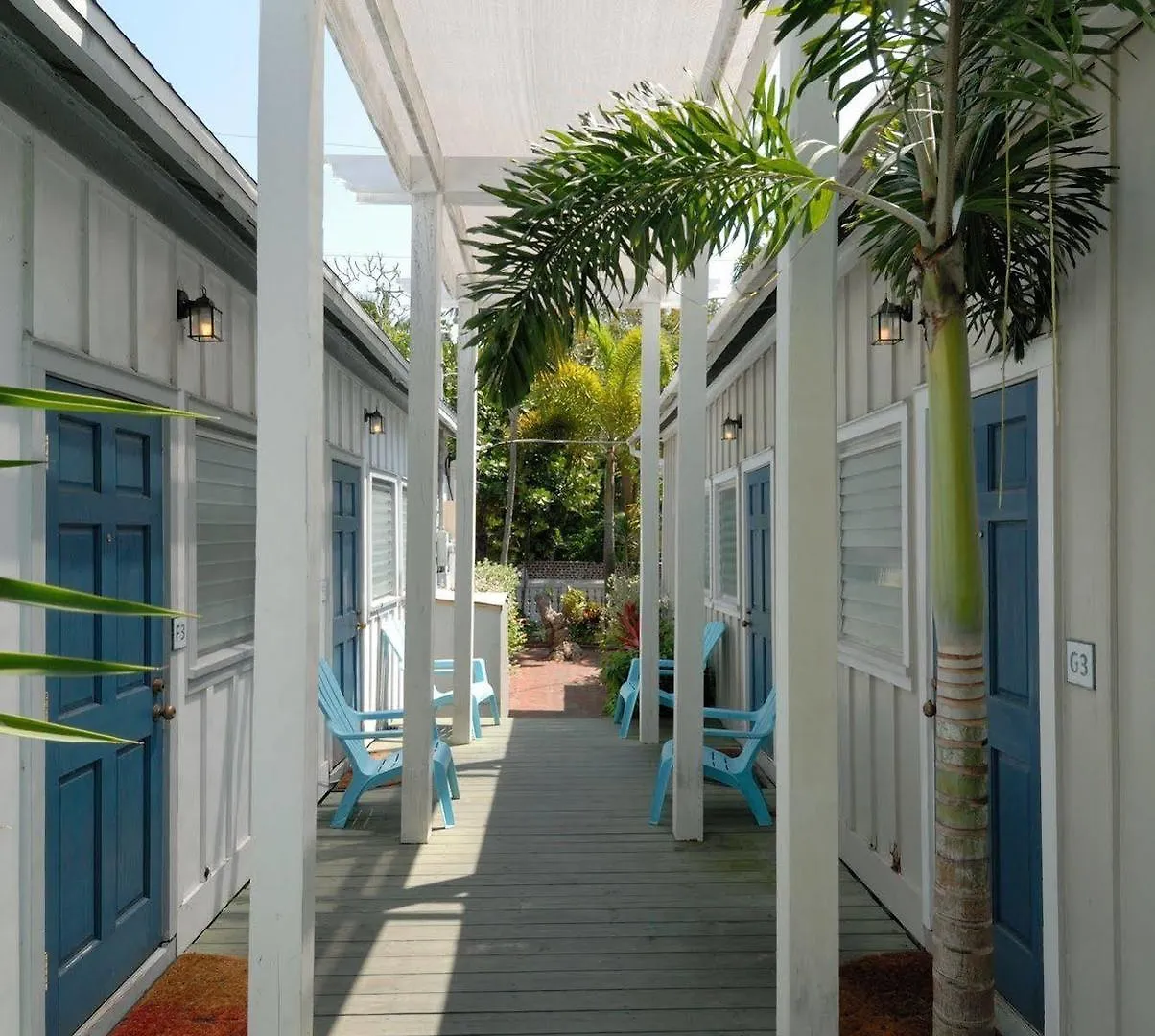 Lighthouse Hotel - Key West Historic Inns