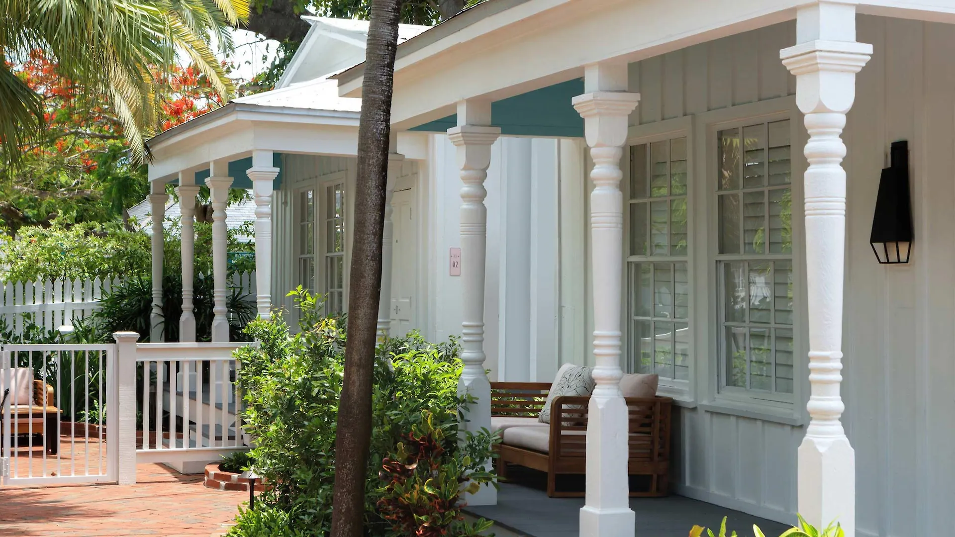 Lighthouse Hotel - Key West Historic Inns