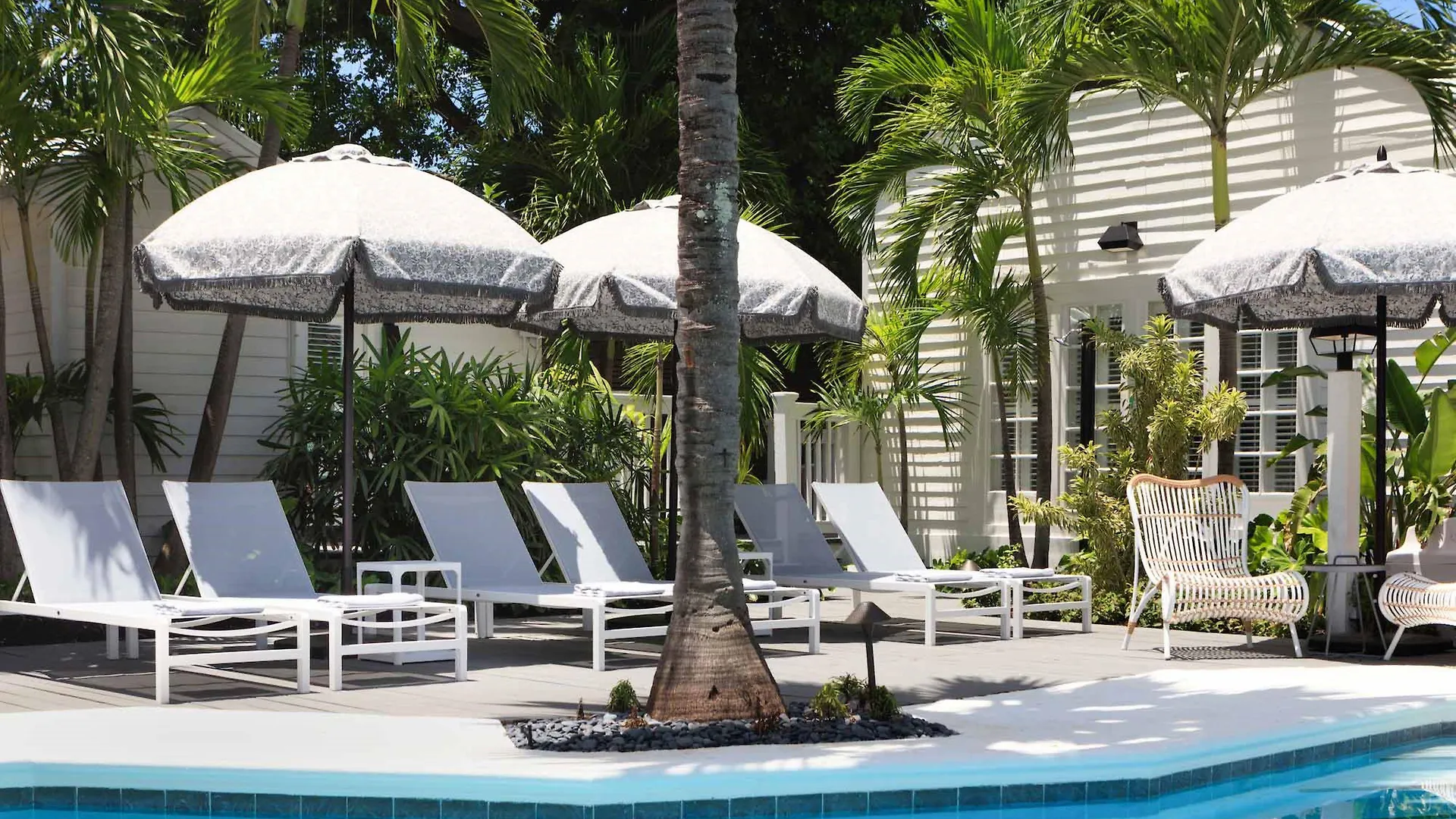 Lighthouse Hotel - Key West Historic Inns