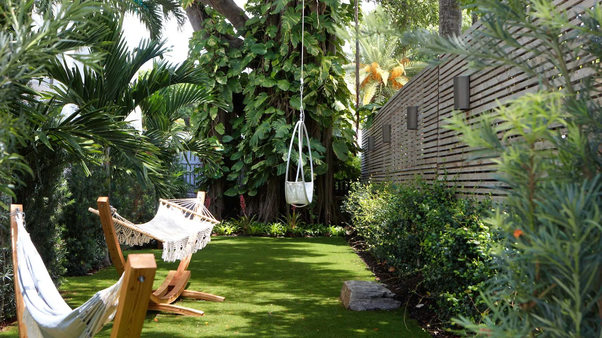 Lighthouse Hotel - Key West Historic Inns ABD